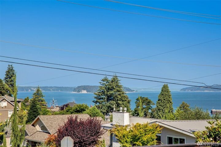 5 bed Everett home for sale 904 34th Street, Everett, WA 98201