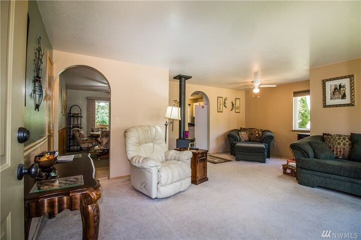 Property Photo:  1718 Island Dr NW  WA 98502 