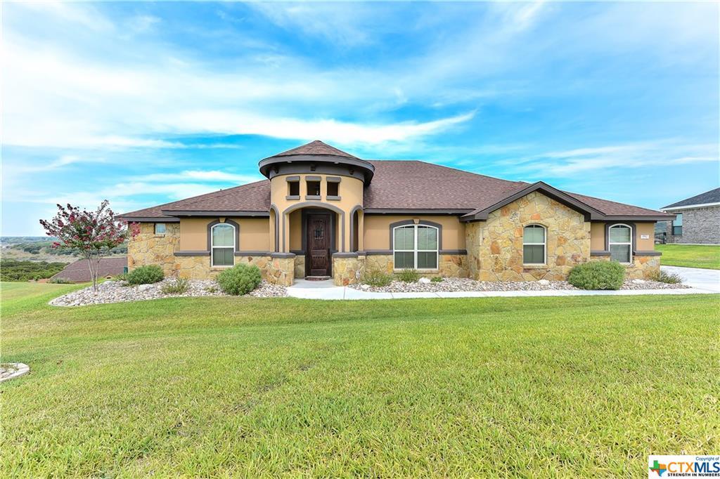 Property Photo: 1912 Fall Creek Drive TX 76548