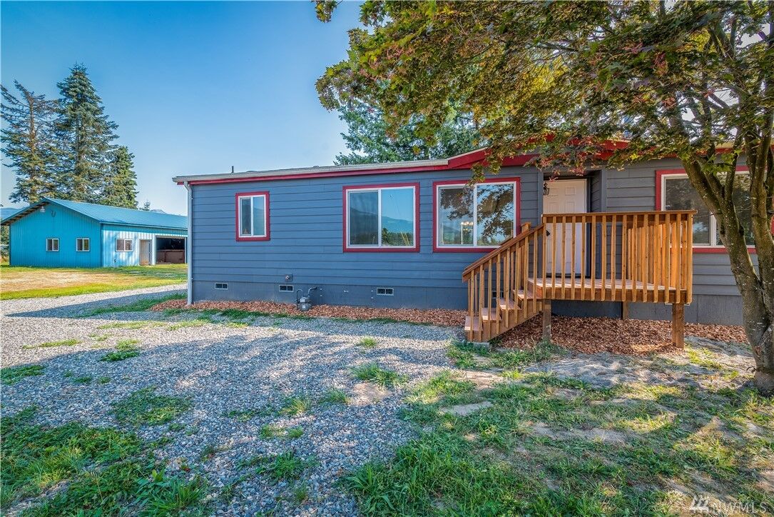 Property Photo: 24756 Chase Rd WA 98284