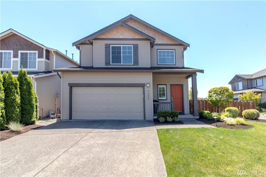 Property Photo:  1256 42nd St NE  WA 98002 