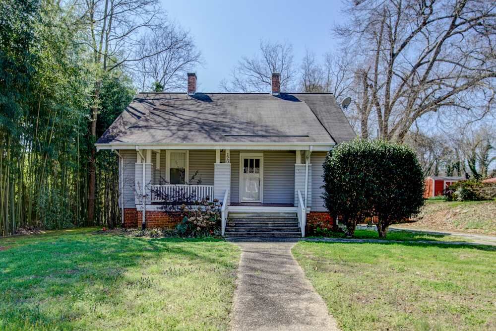 Property Photo:  120 Quarry Ln  SC 29372 