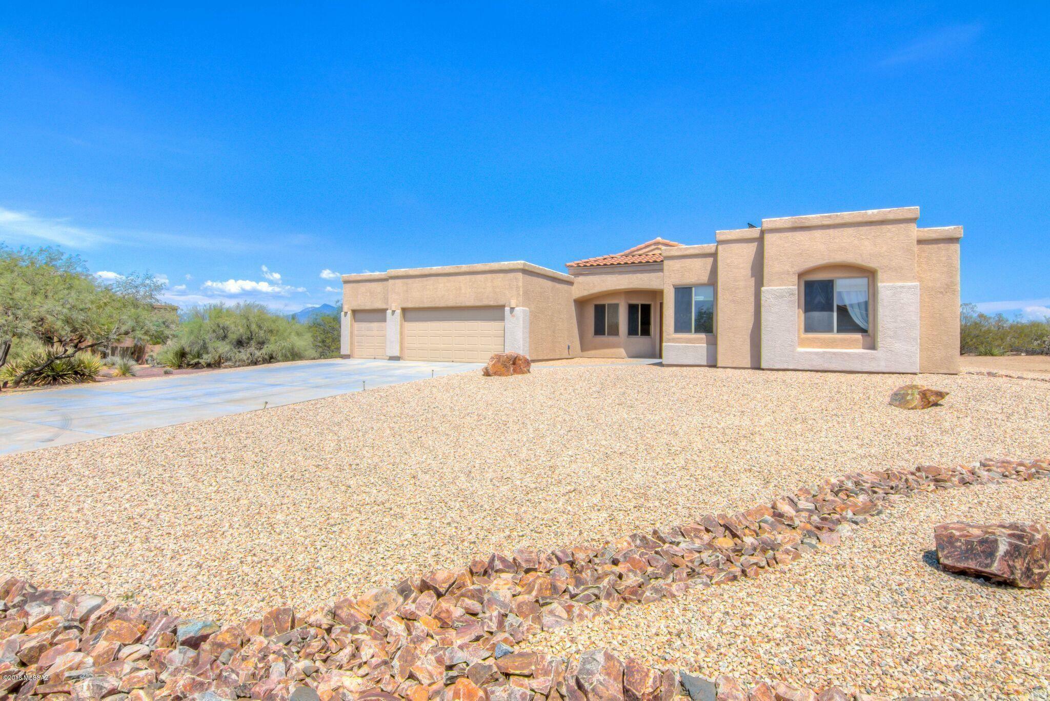 Property Photo:  824 N Davidson Canyon Road  AZ 85641 