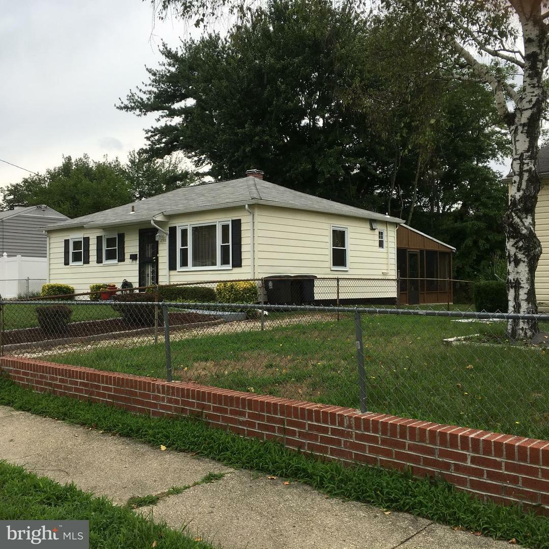 Property Photo:  2511 Lakehurst Avenue  MD 20747 