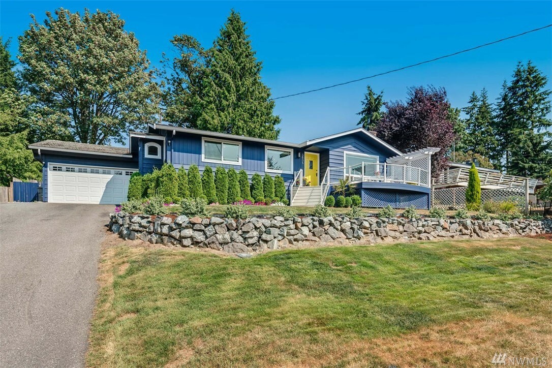 Property Photo:  5836 114th Ave NE  WA 98033 