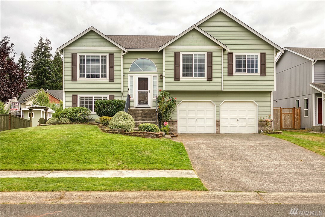 Property Photo: 11718 172nd St E WA 98374