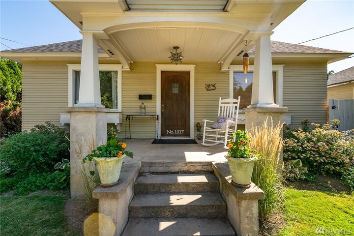 Property Photo:  1017 Castlerock Ave  WA 98801 