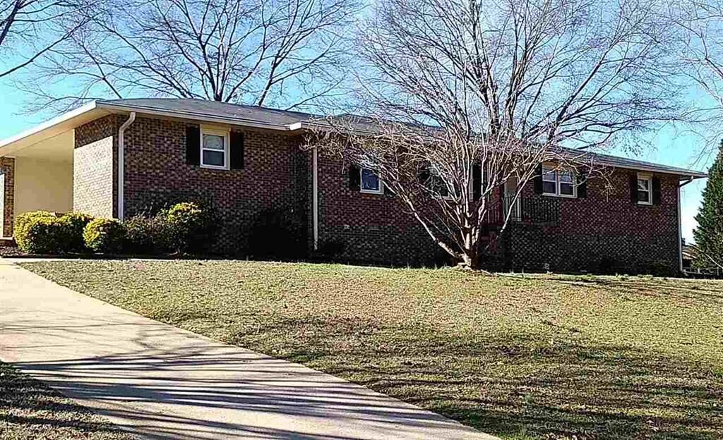 Property Photo:  411 Stonehaven Drive  SC 29625 