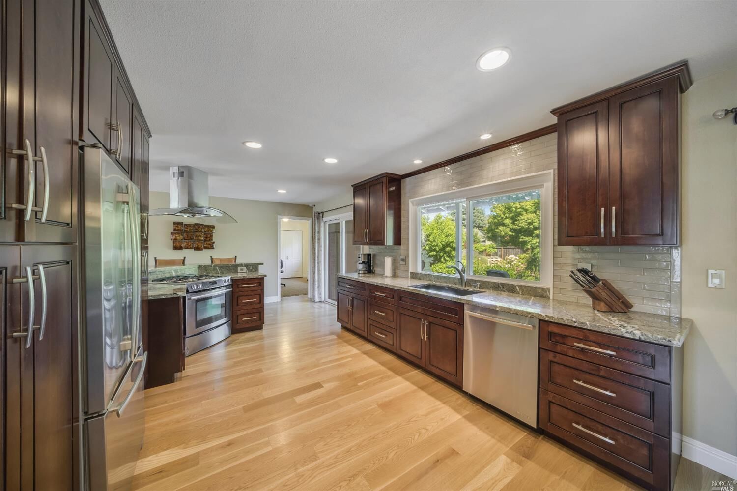 Property Photo: 228 Golf Green Lane CA 95409