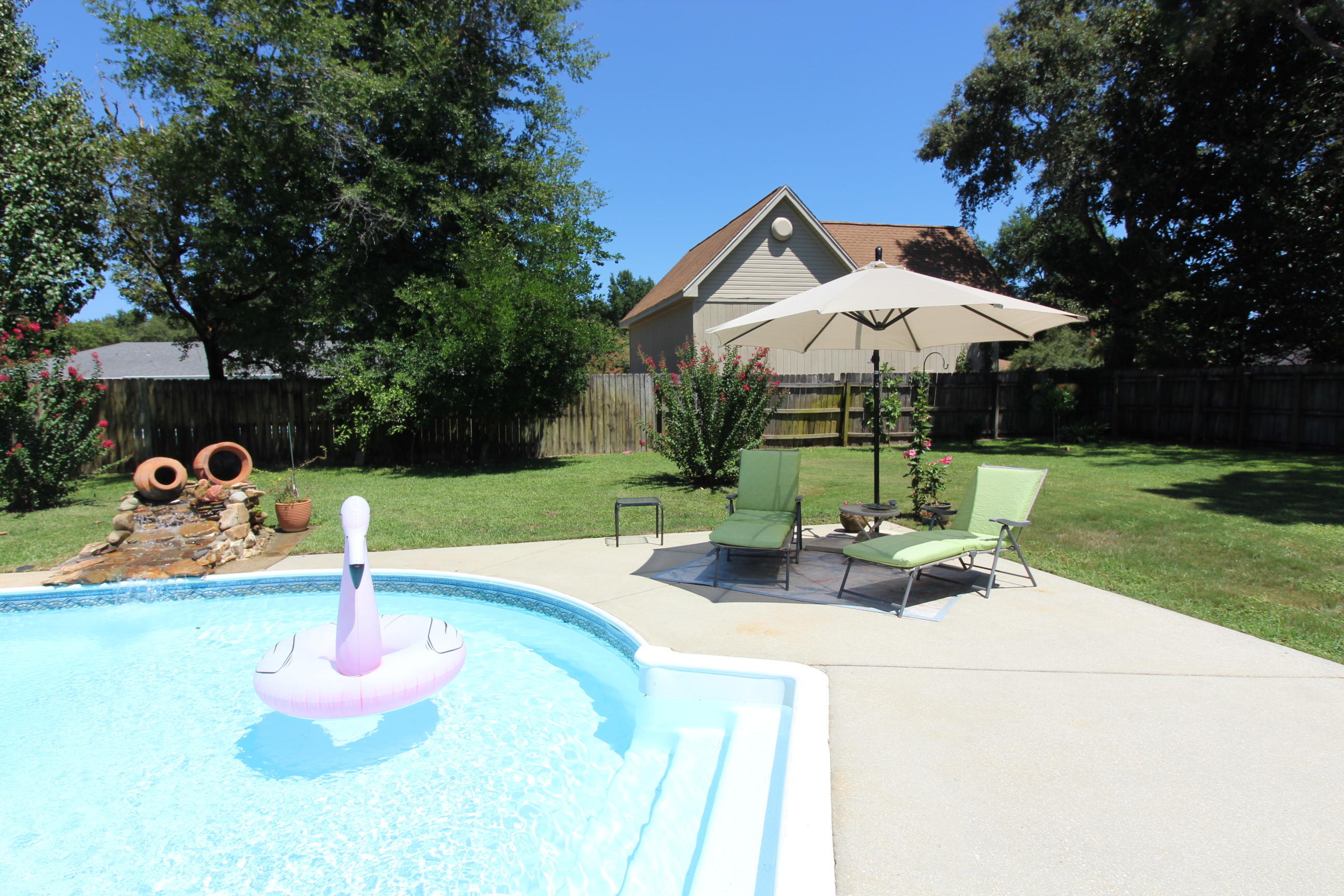 Property Photo:  3920 Paradiise Bay Drive  FL 32563 