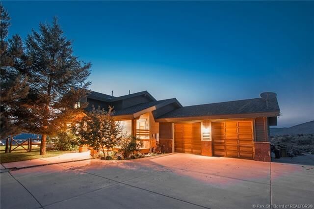 Property Photo:  1050 E Bluffs Drive  UT 84036 