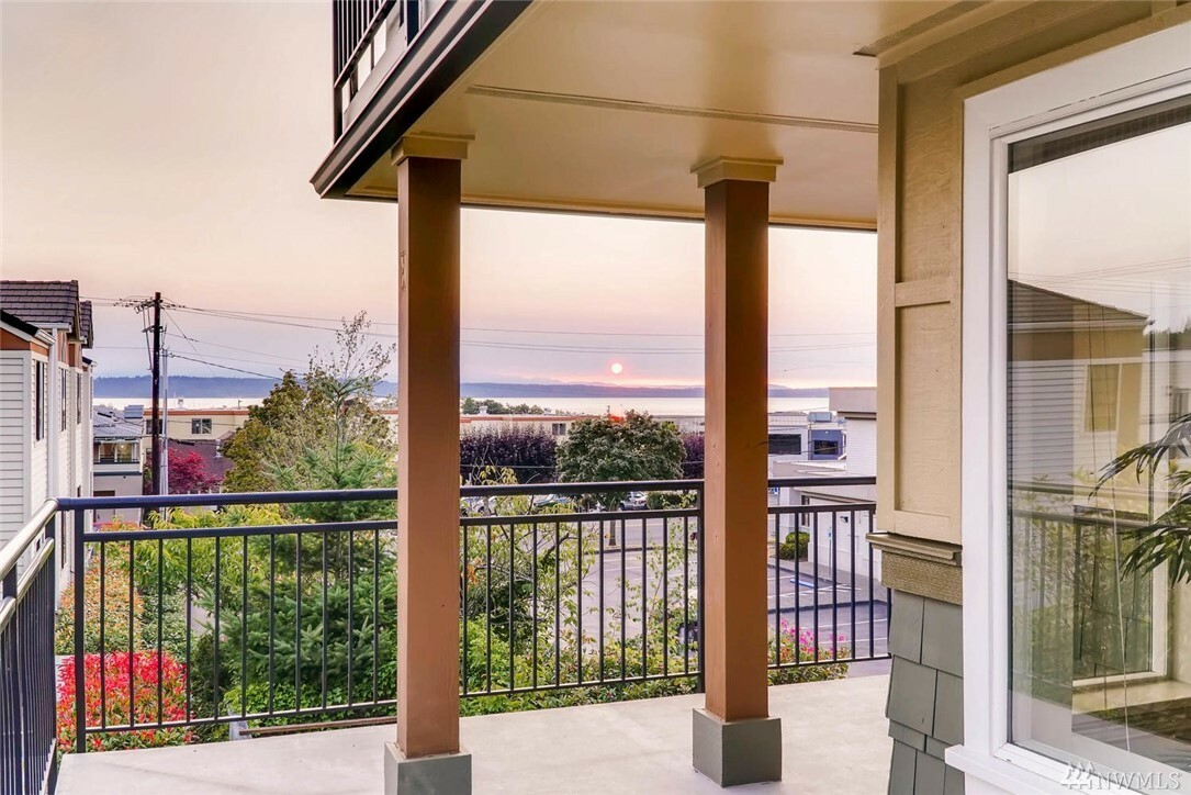 Property Photo: 128 4th Avenue S 201 WA 98020