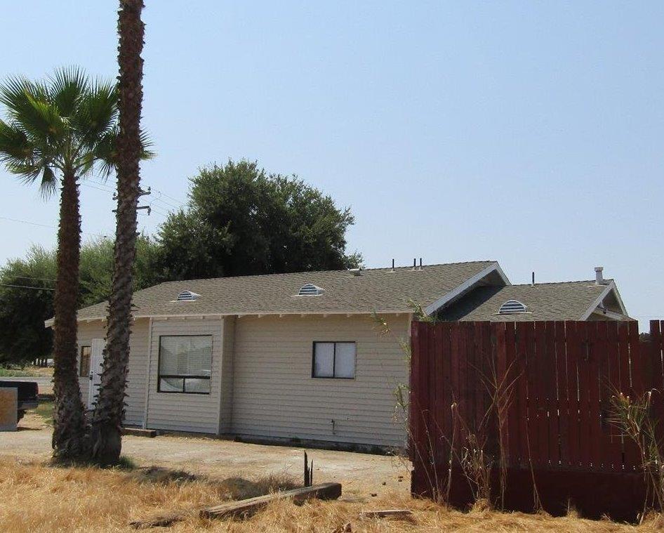 Property Photo: 13758 Front Street CA 93202