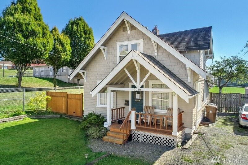 Property Photo:  2030 E Division Lane  WA 98404 