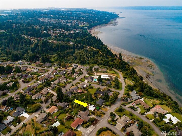 Property Photo: 856 Olympic Blvd WA 98203