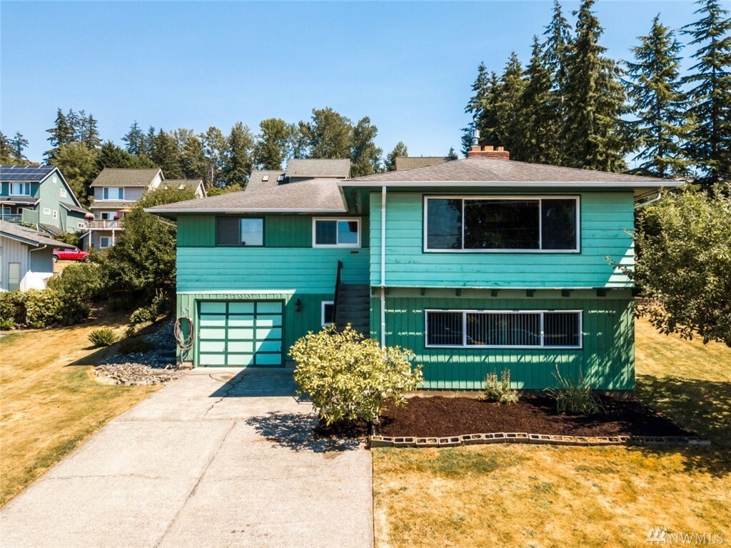 Property Photo:  2300 Huron St  WA 98229 