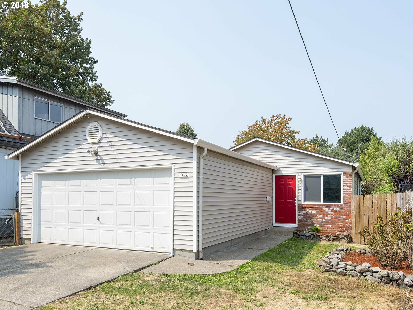 Property Photo:  6127 SE 88th Ave  OR 97266 