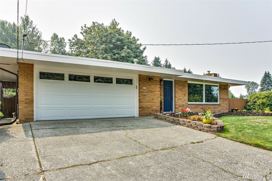 Property Photo:  11235 SE 186th St  WA 98055 