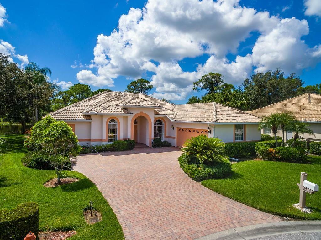 Property Photo:  5213 Far Oak Cir  FL 34238 