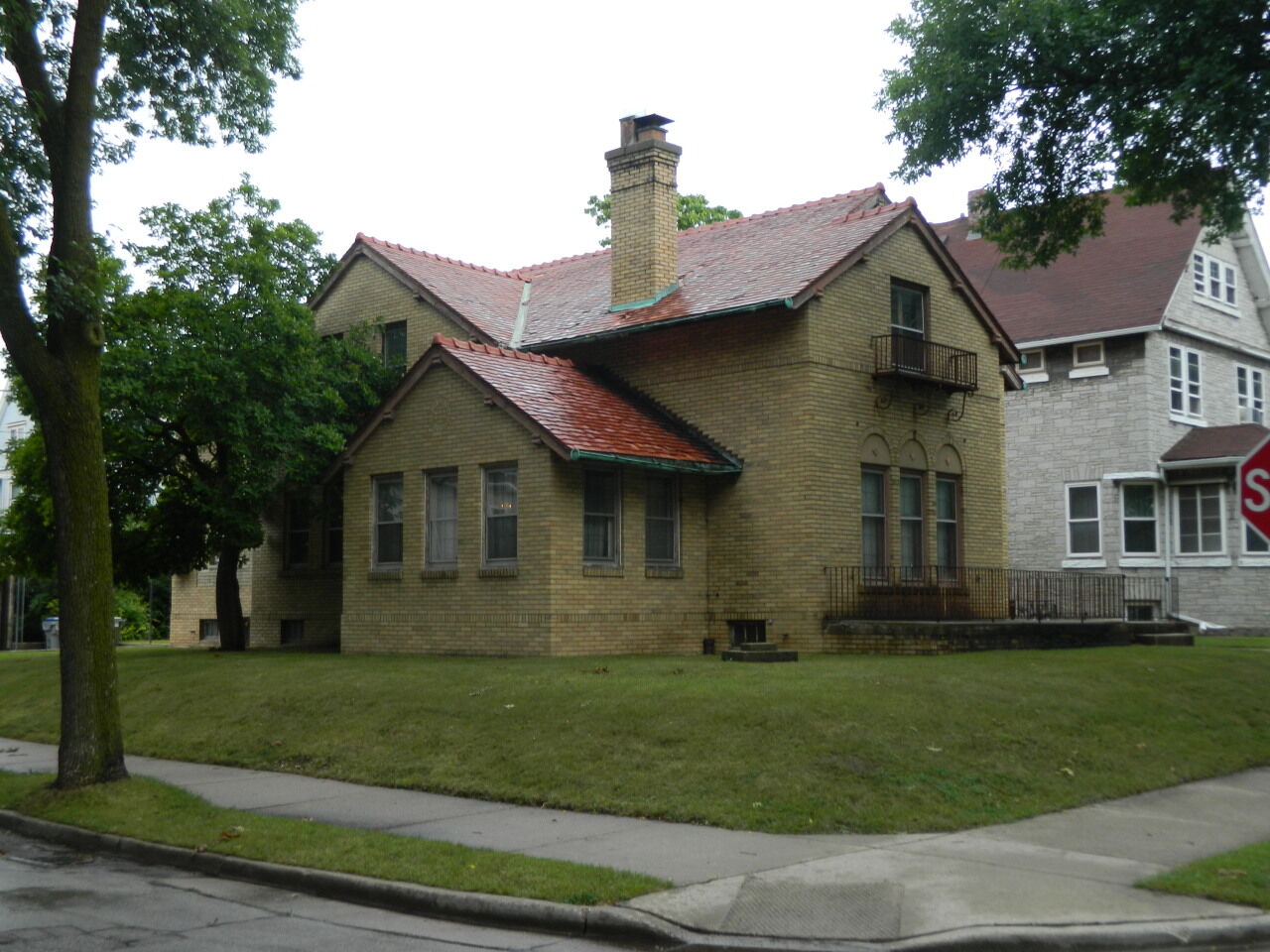Property Photo:  2175 S 10th St  WI 53215 
