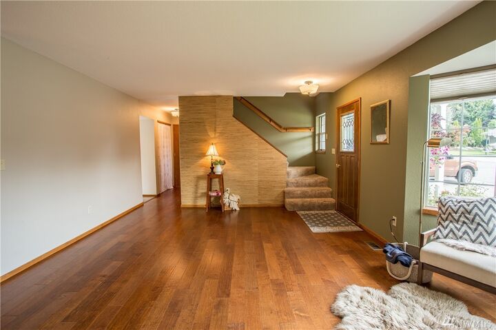 Property Photo:  809 12th St NE  WA 98802 