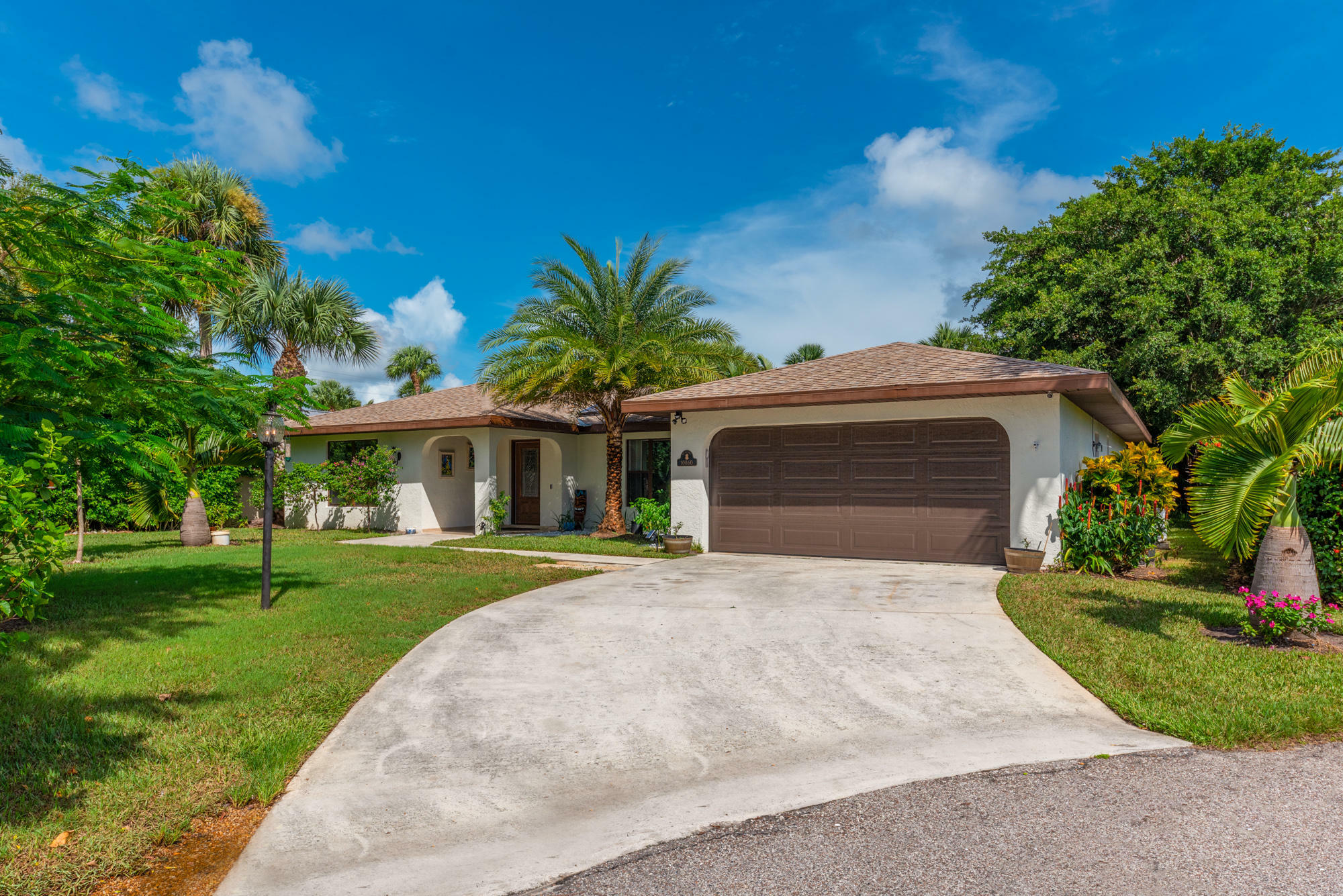 Property Photo:  10860 SE Stern Lane  FL 33455 