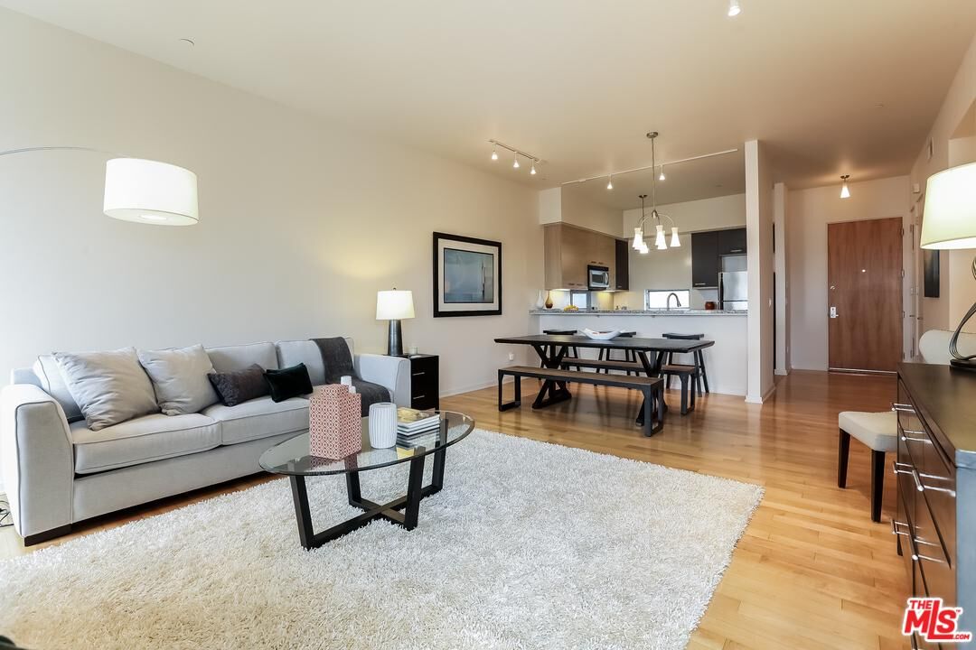 Property Photo:  12411 Pacific Ave 304  CA 90066 