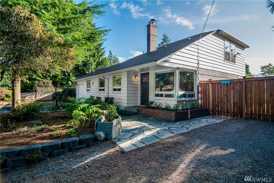 Property Photo:  18016 Fremont Ave N  WA 98133 