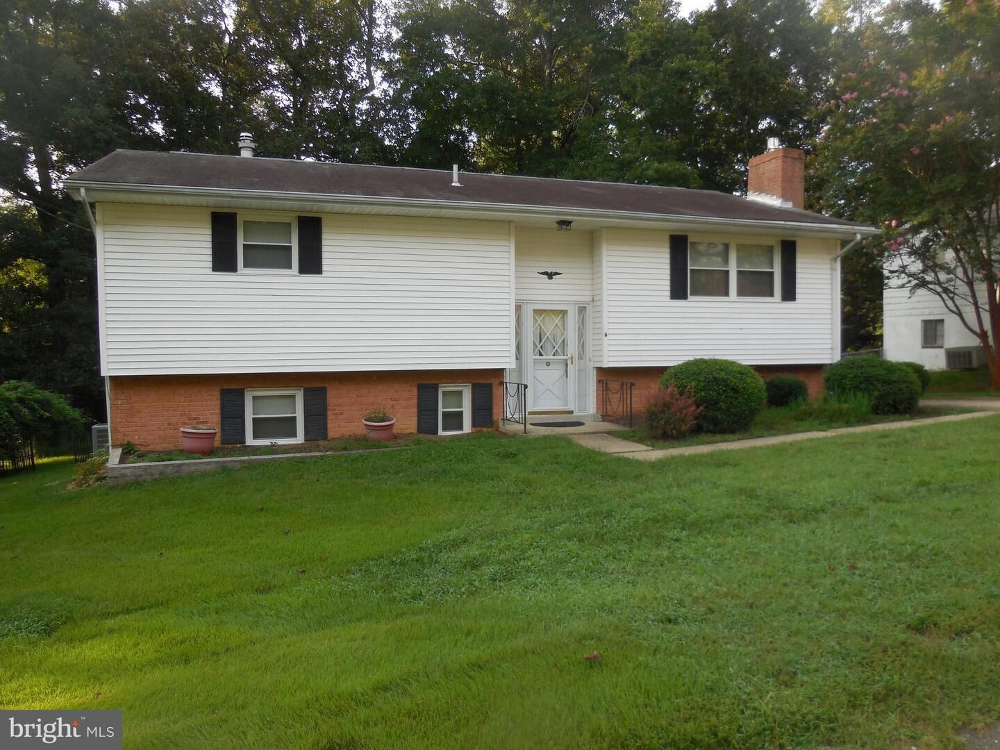 Property Photo:  6 Leslie Drive  MD 20640 