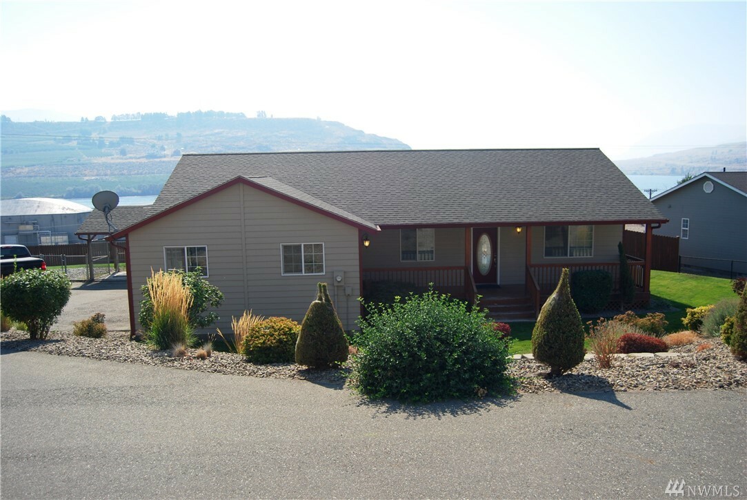 Property Photo:  123 Pryor Dr  WA 98846 