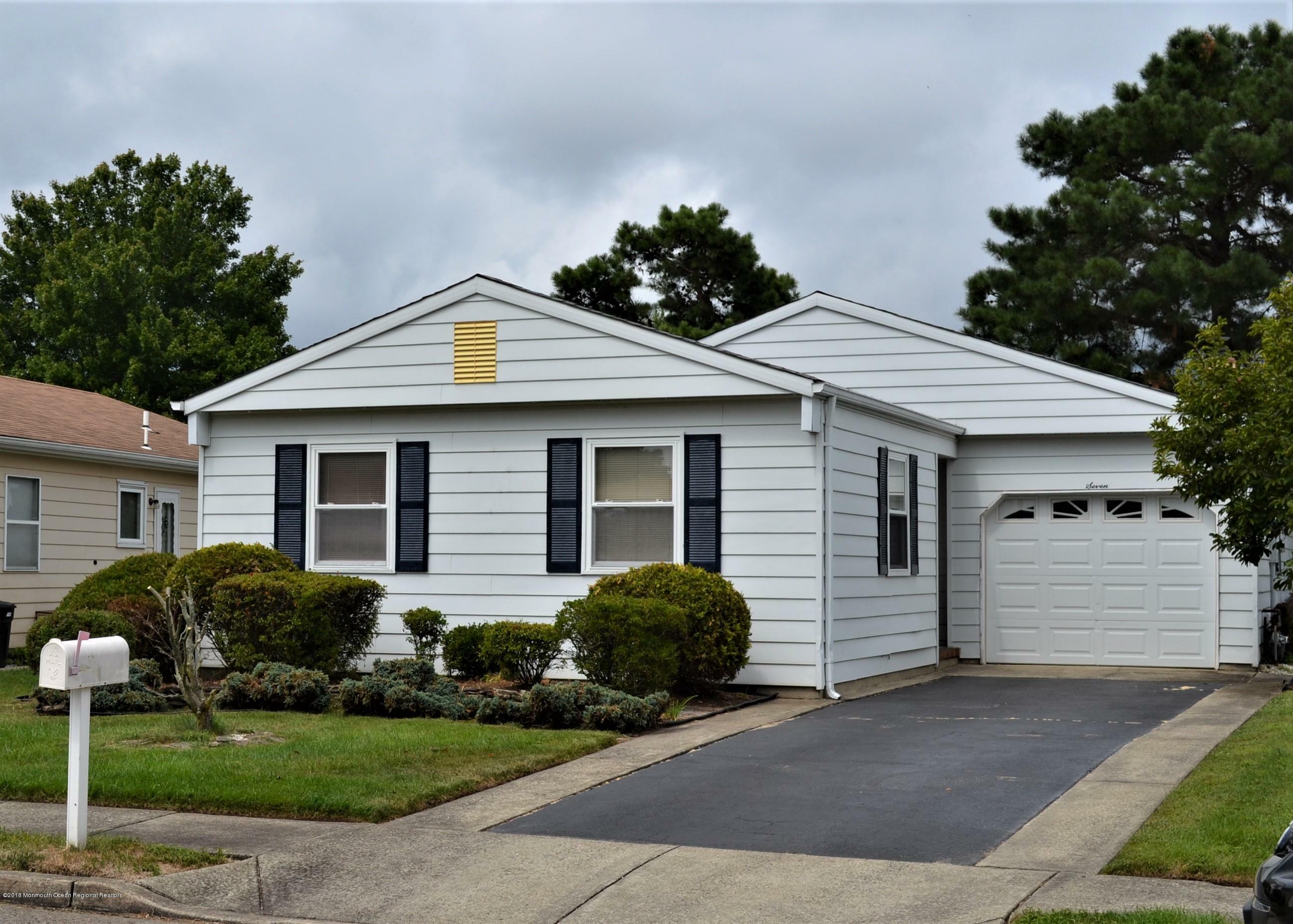 Property Photo: 7 Kinkora Court E NJ 08757
