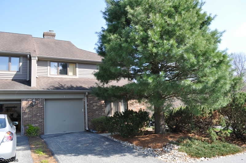 Property Photo:  113 Mac Leish Ct  NJ 07430 