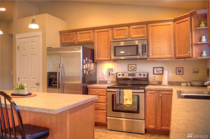 Property Photo:  1714 Jefferson St  WA 98584 