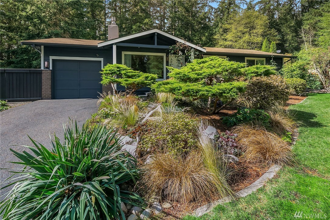 Property Photo: 17647 197th Ave NE WA 98077