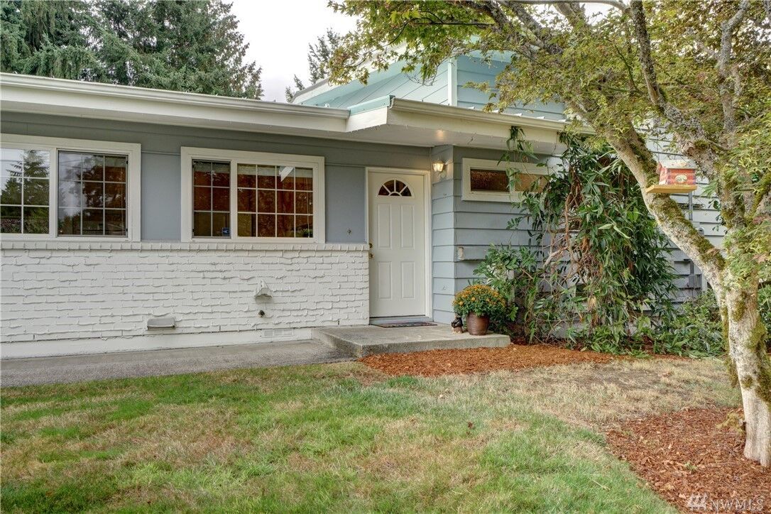 Property Photo:  2537 SW 169th Place  WA 98166 