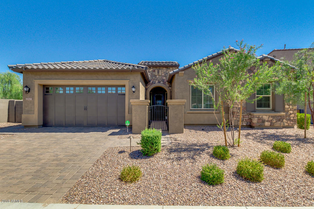 Property Photo:  22927 N 45th Place  AZ 85050 