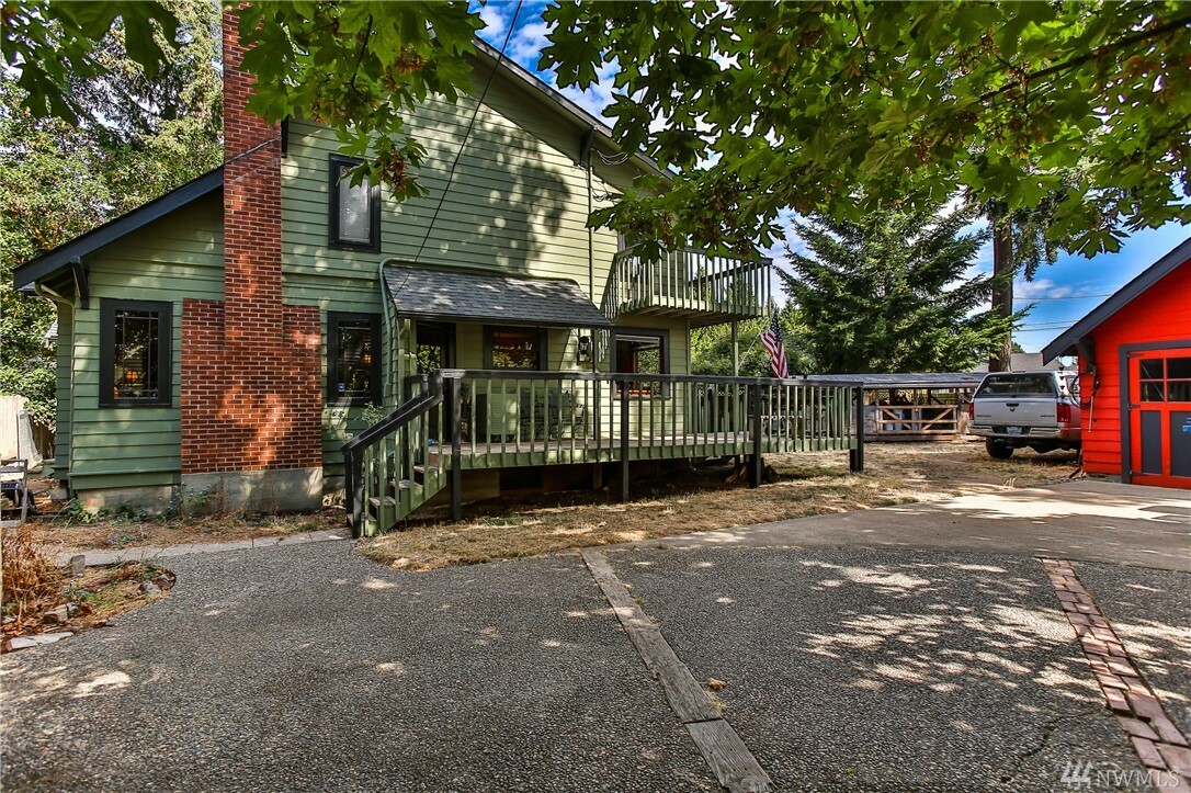 Property Photo:  18005 N Park Ave N  WA 98133 