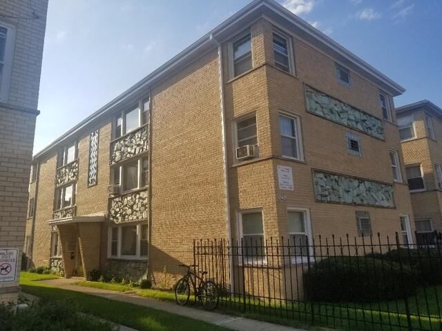 Property Photo:  5226 North Oakview Street  IL 60656 