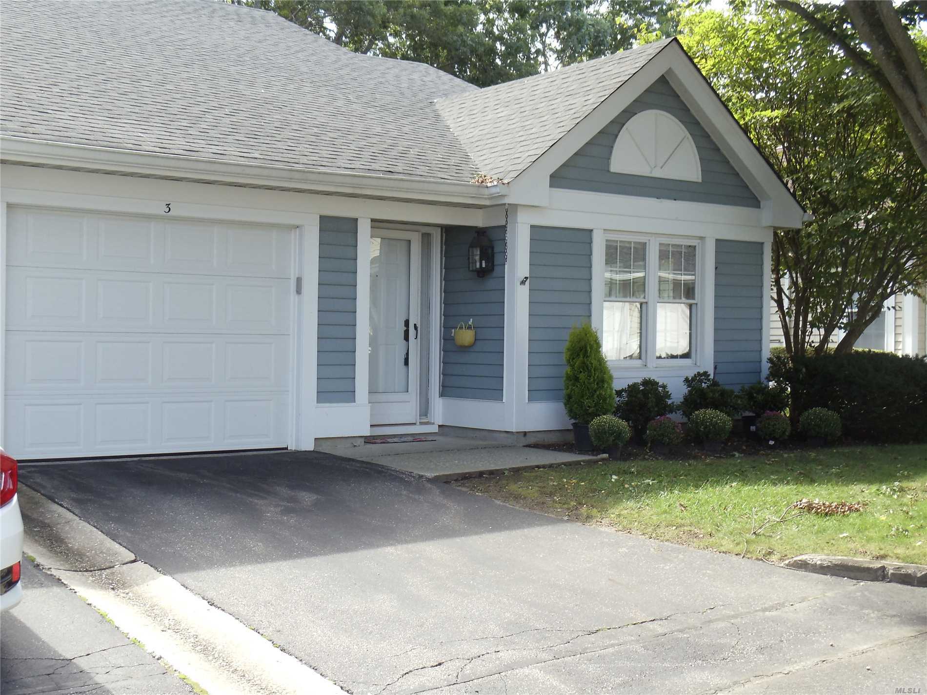 Property Photo:  3 Wainscott Court 55  NY 11961 