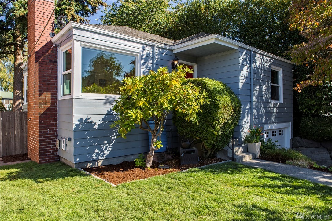 Property Photo:  356 NE 92nd St  WA 98115 