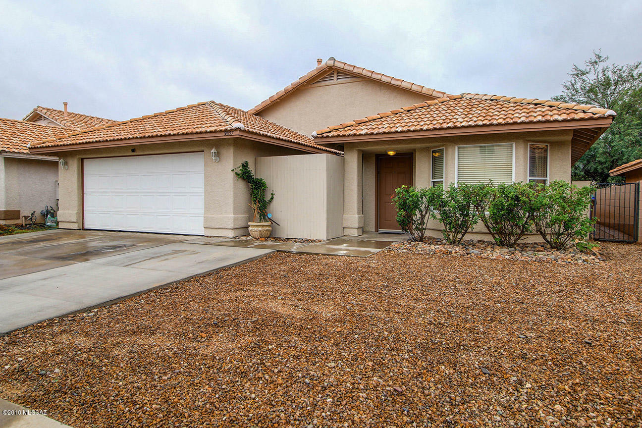 Property Photo:  9057 N Wild Eagle Avenue  AZ 85742 