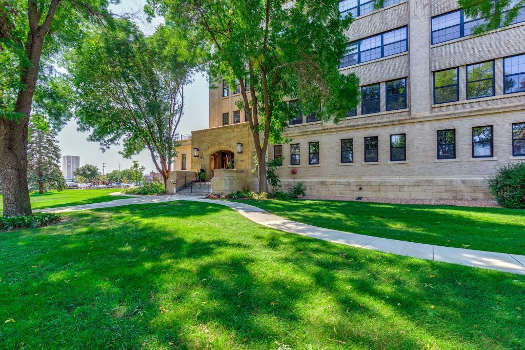 Property Photo:  730 Stinson Boulevard 321  MN 55413 