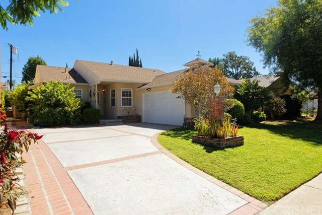 Property Photo:  6922 Cantaloupe Avenue  CA 91405 