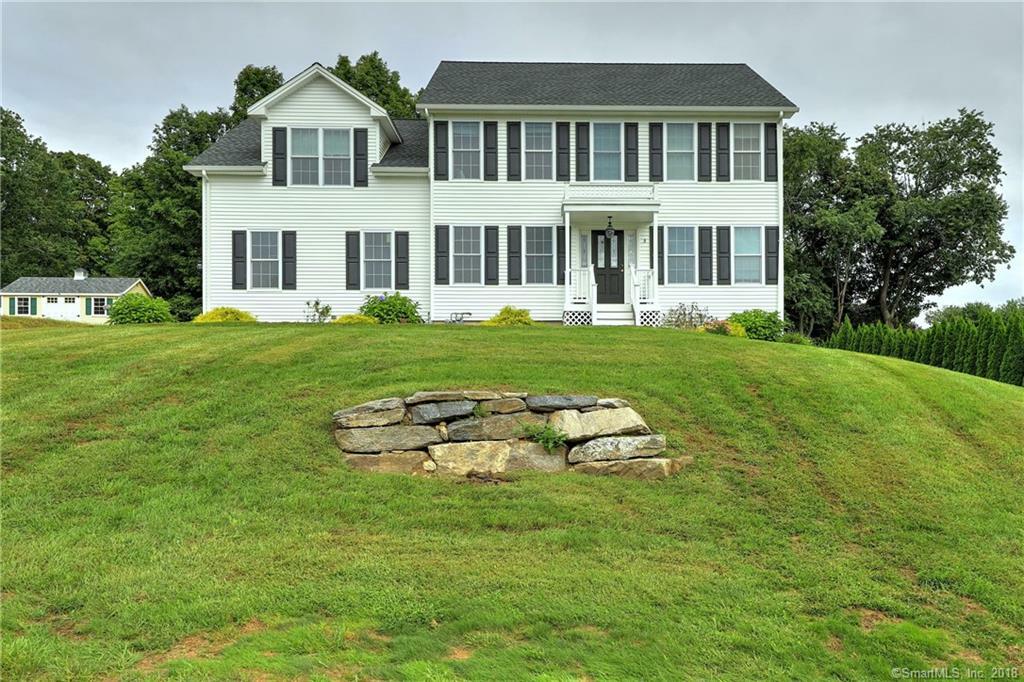 Property Photo:  5 Barn Hill Lane  CT 06483 