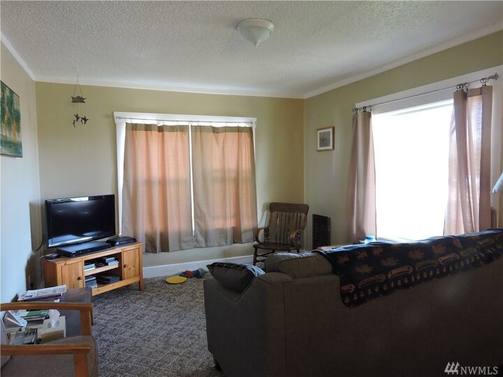 Property Photo: 417 C St SW WA 98823