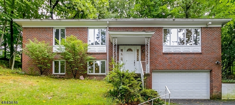 Property Photo:  1055 Summit Ln  NJ 07092 