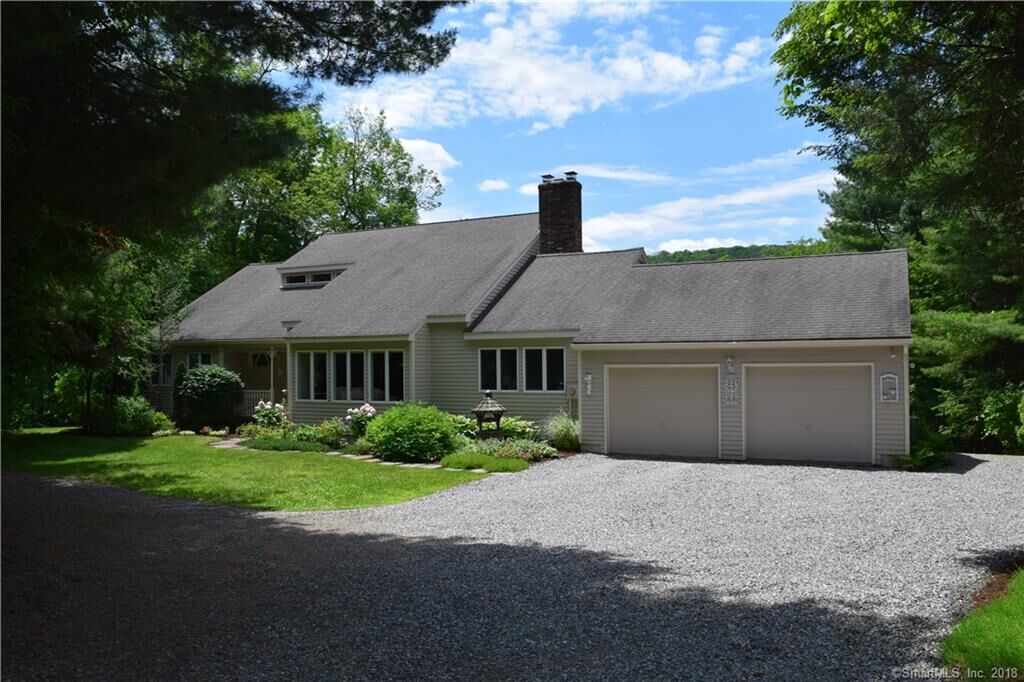 Property Photo: 34 Mohawk Drive CT 06019