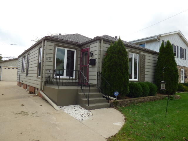 Property Photo:  1233 Wolff St  WI 53402 