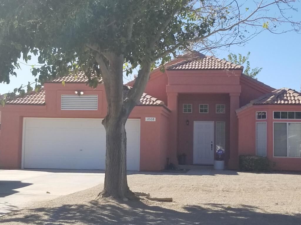 Property Photo:  1008 Heatherfield Avenue  CA 93560 