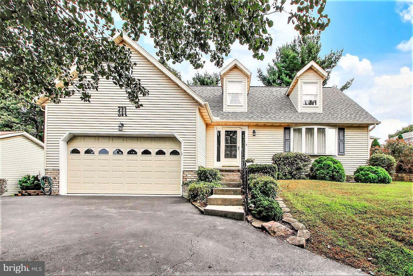 Property Photo:  19 Collins Circle  PA 17331 